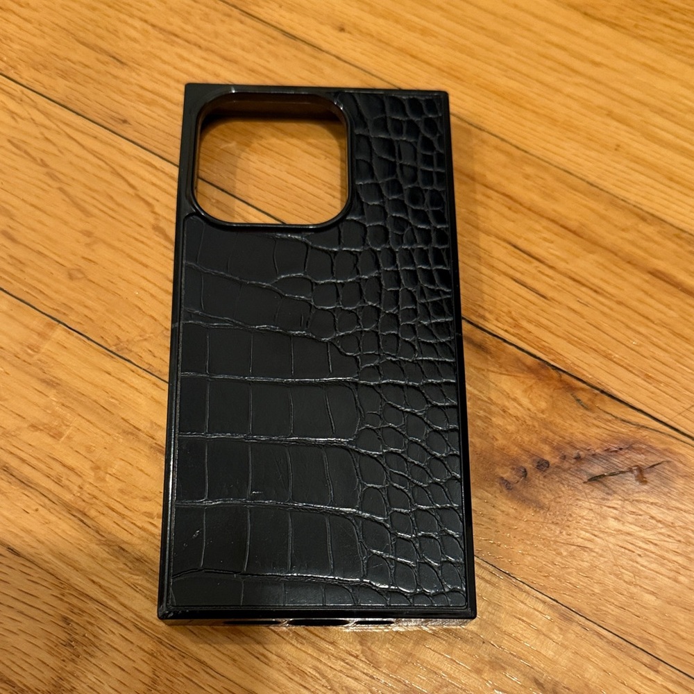 Flaunt 15pro Black Crocodile Pattern Phone Case